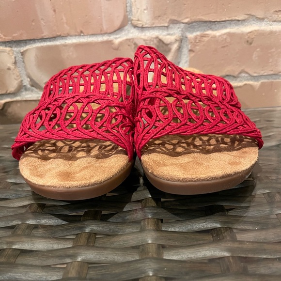 NWOT Walking Cradles Red Leather Kudos - Picture 4 of 11